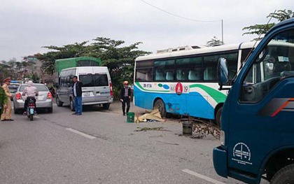 Hà Nội: Nam thanh niên chết thảm khi đang thay lốp xe ven đường   